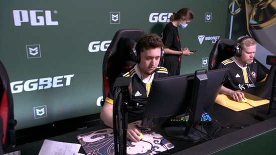 TES 击败 BLG 晋级《英雄联盟》S15 八强赛